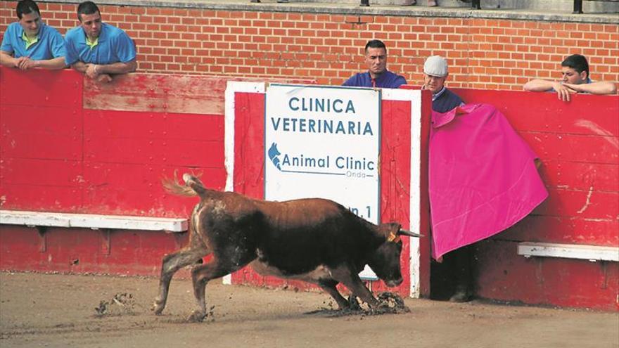 La Pascua Taurina de Onda muestra su cara solidaria