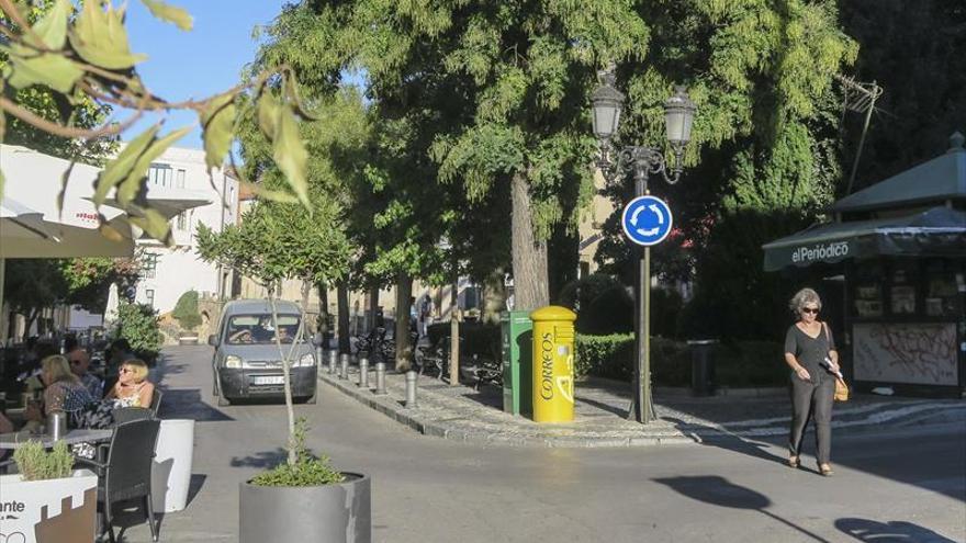 Cáceres reforma tres plazas emblemáticas