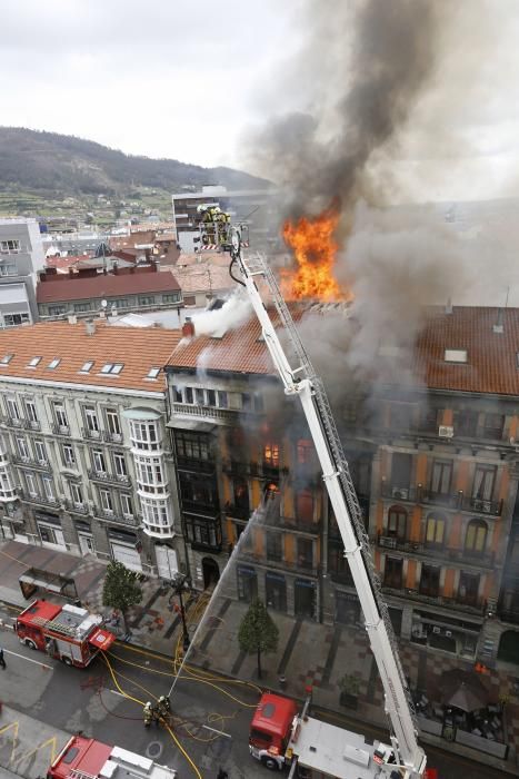 Incendio en la calle Uría de Oviedo