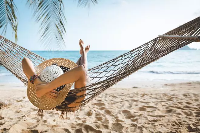 Los hábitos wellness que más se buscan en Google (y que mejor funcionan cuando estás de vacaciones)