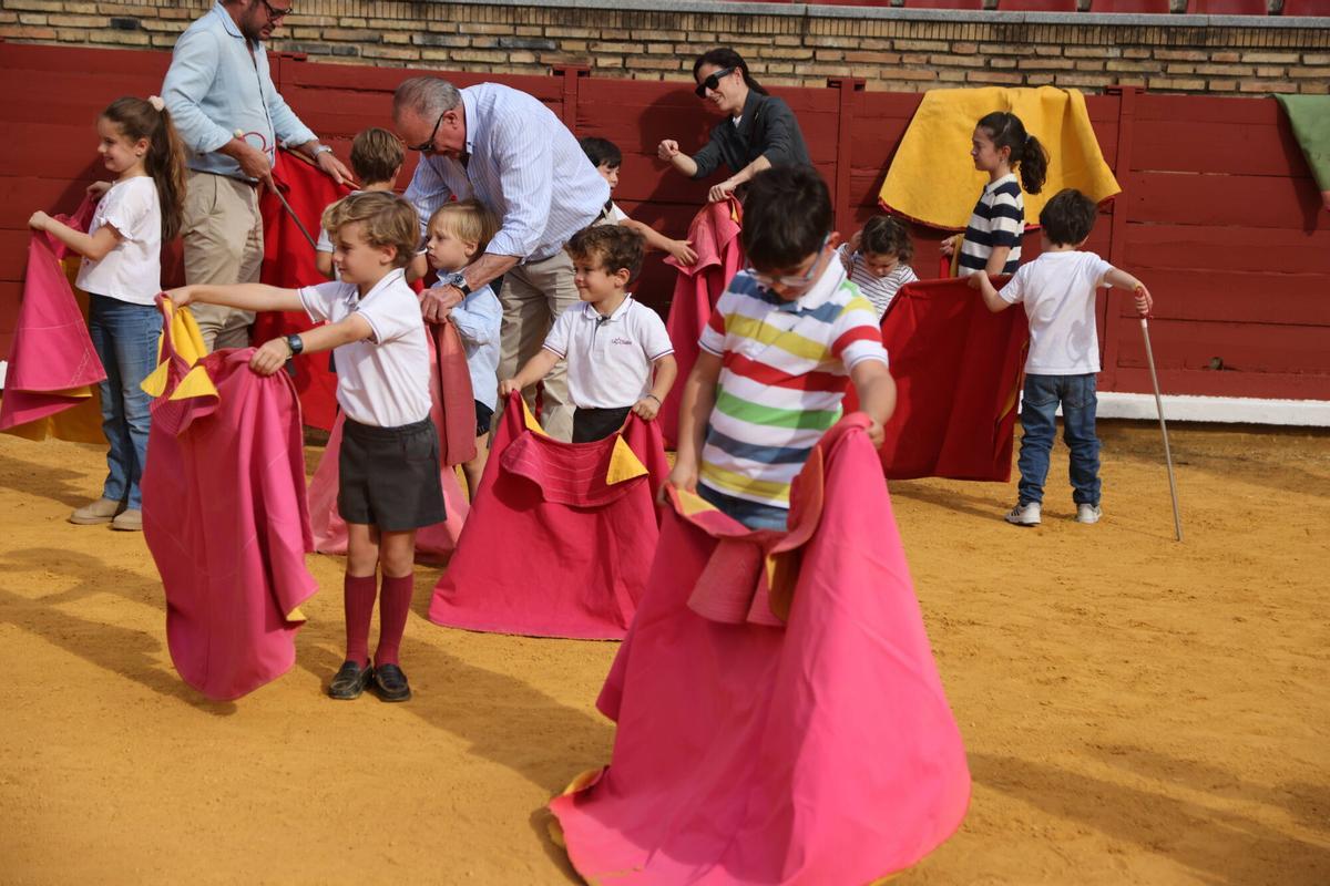 La plaza de los Califas en Córdoba abre el ruedo a la afición para vivir el toreo desde dentro La plaza de los Califas en Córdoba abre el ruedo a la afición para vivir el toreo desde dentro