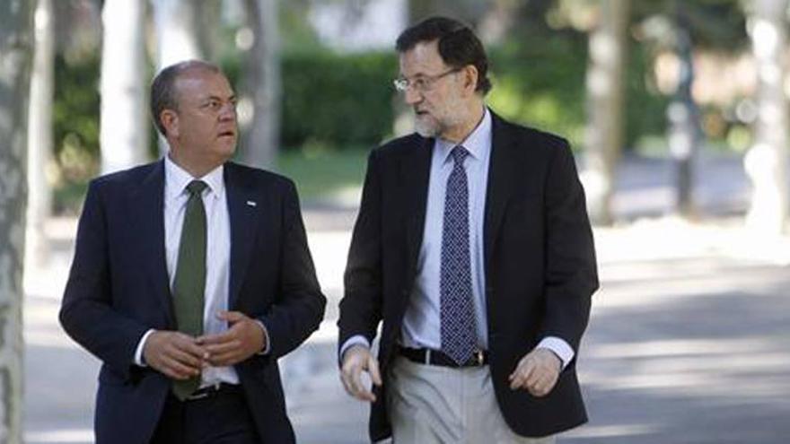 Rajoy y Monago se ven en Moncloa a una semana de fijar el déficit autonómico