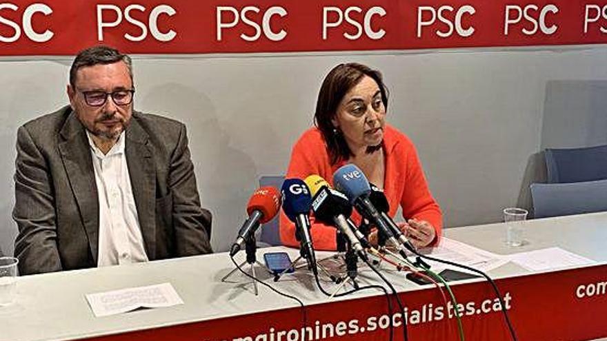 Joan Antoni Balbín (número 5 de la candidatura) i Sílvia Paneque, ahir al matí.