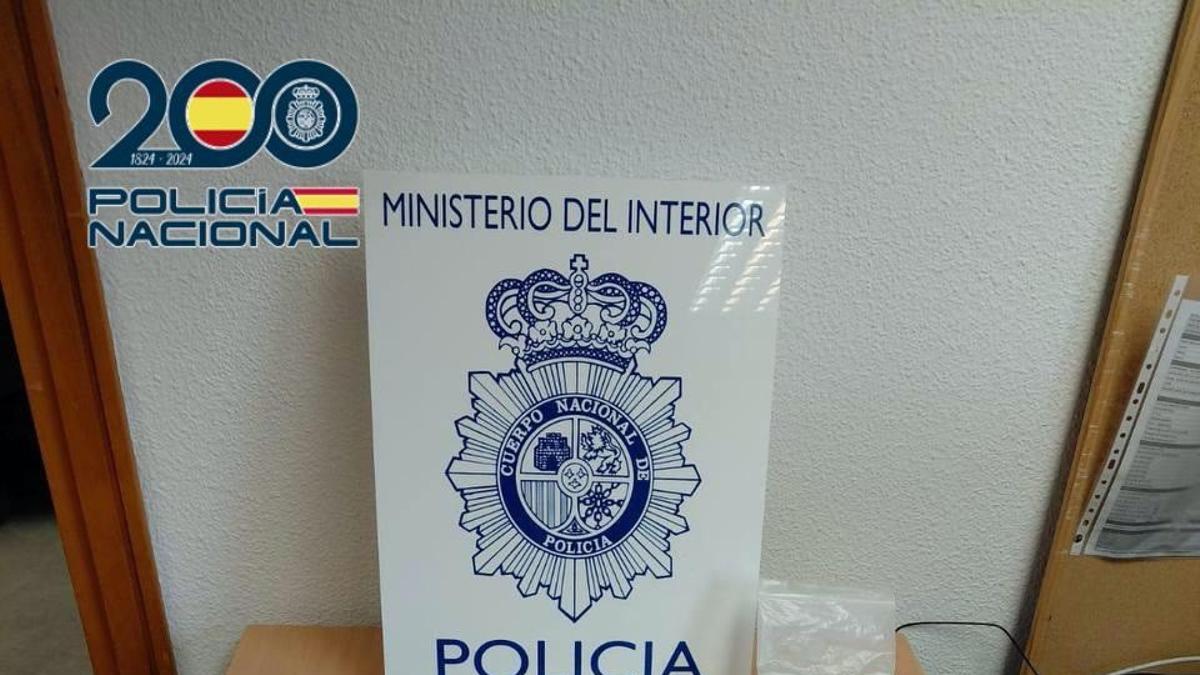 Material incautado en una operación contra un delito de estafa por 'billetes tintados'