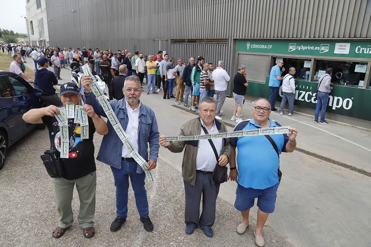 Córdoba CF-Barcelona B | Locura por las entradas en el El Arcángel