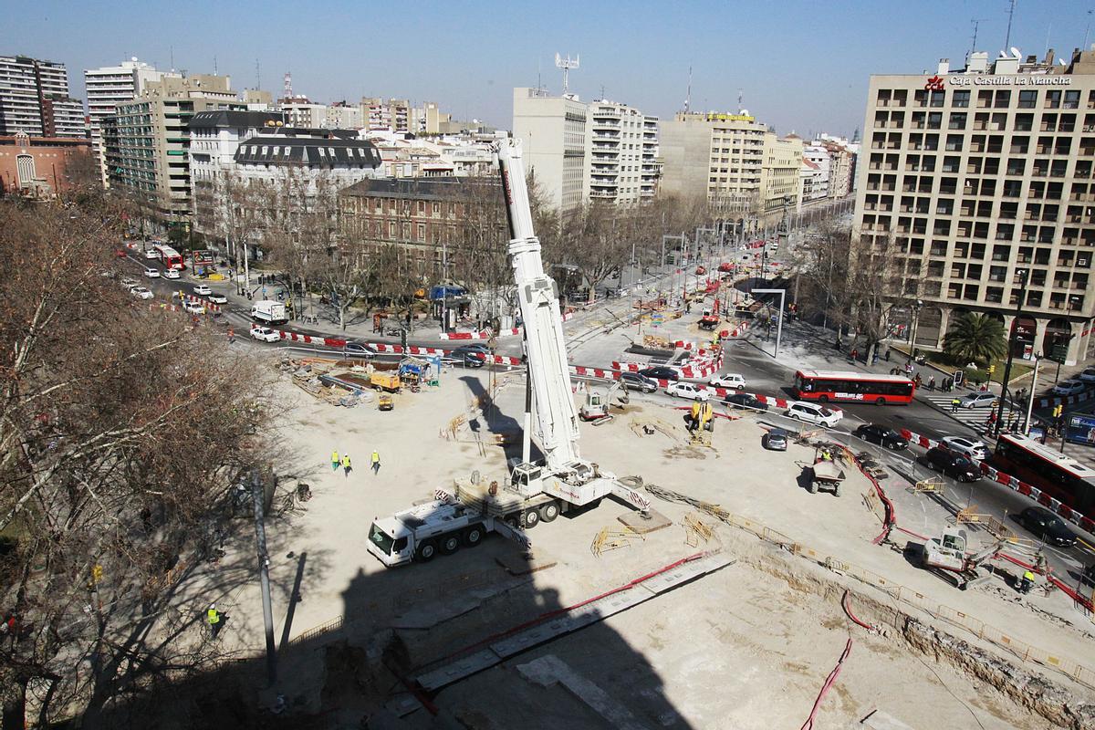 La plaza Aragón de Zaragoza en obras durante la segunda fase del tranvía, en 2012.