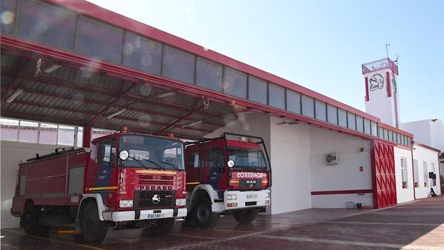 Cierra el parque de bomberos de Fregenal de la Sierra para dar apoyo al de Almendralejo