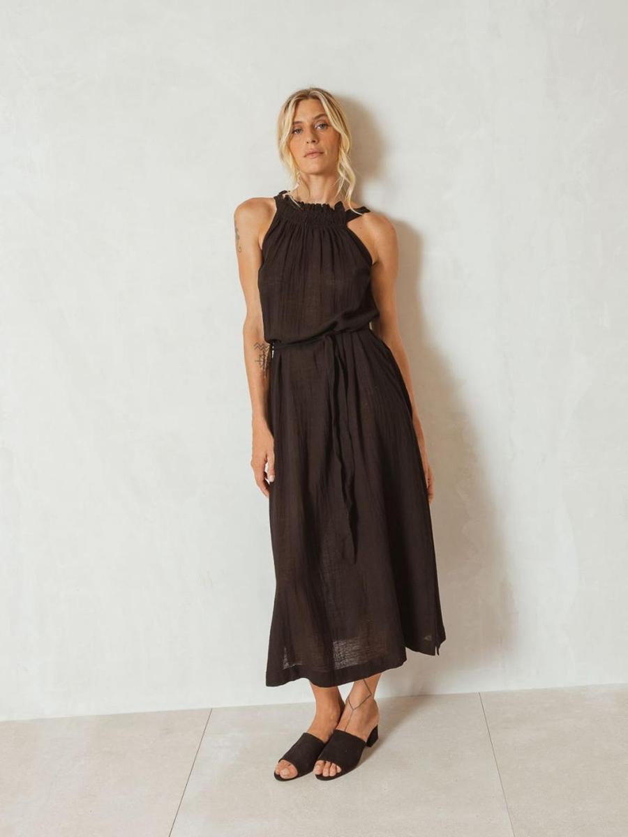 Vestido negro cuello halter de indi&cold