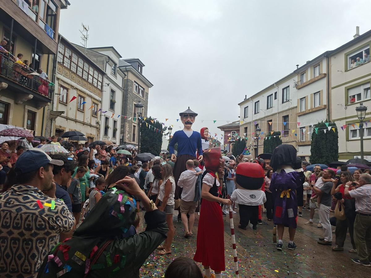 En imágenes: Así fue el chupinazo de las fiestas de Nuestra Señora de la Barca y San Roque En imágenes: Así fue el chupinazo de las fiestas de Nuestra Señora de la Barca y San Roque