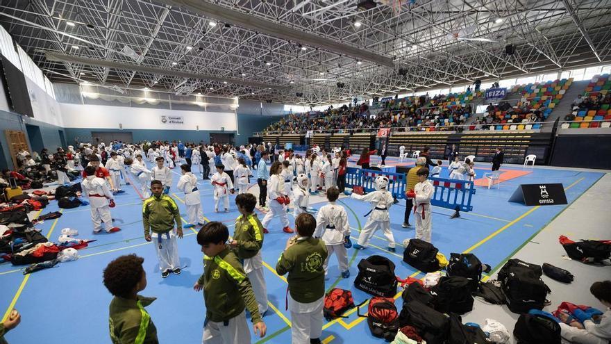 Lluvia de oros para el karate de Ibiza en el Campeonato Infantil de Baleares