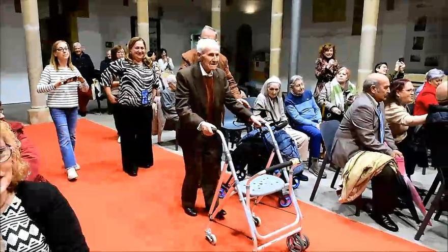 Vídeo | Plasencia homenajea a las parejas que llevan más de 50 años casadas