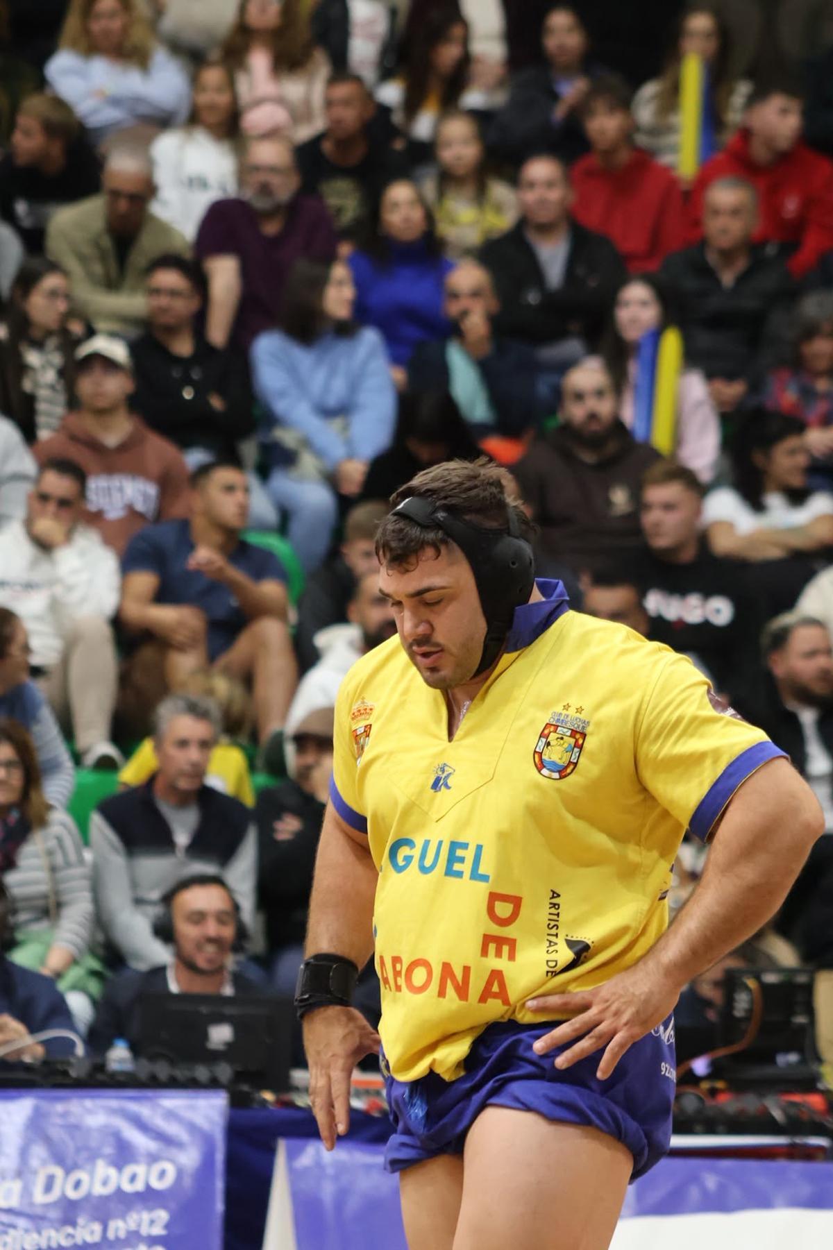Eusebio Ledesma cierra una temporada perfecta con el triplete de Liga Regional, Insular y Copa