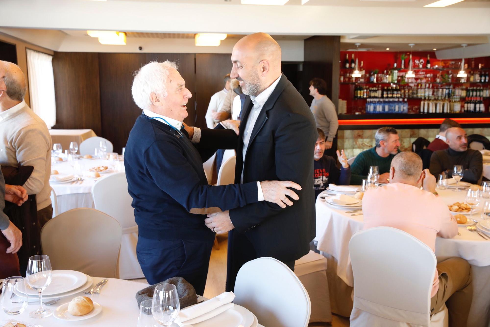 EN IMÁGENES: Abelardo recibe la insignia de oro de los veteranos del Sporting