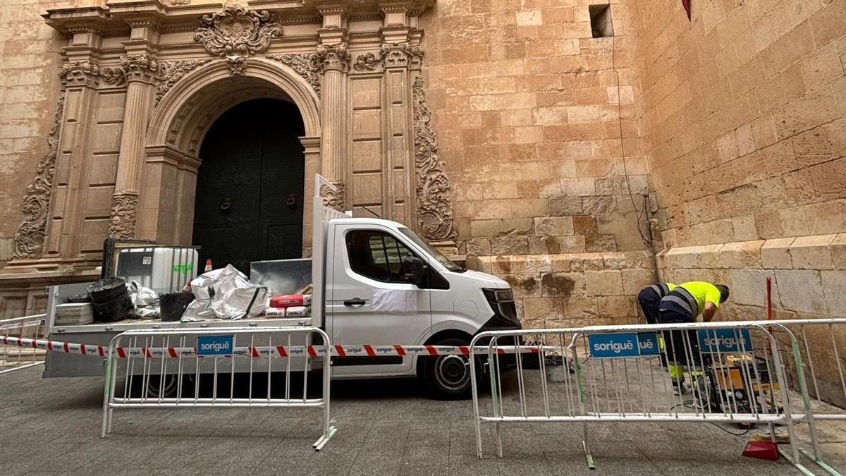 Los trabajos en el entorno de Santa María preceden al inicio de las obras la semana próxima