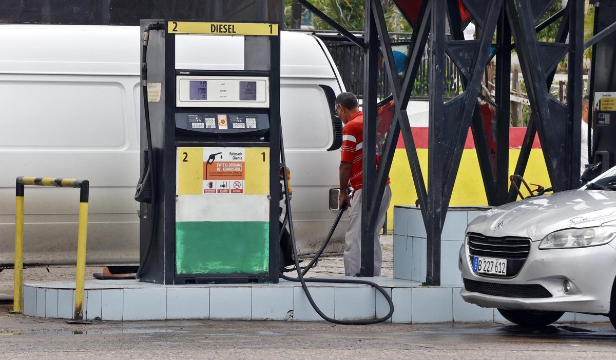 Crisis, incertidumbre y rumor de contactos: un mes de asedio petrolero de EEUU a Cuba