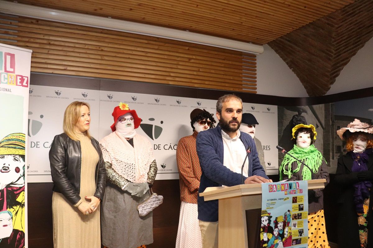 Joaquín Plana, alcalde de Montánchez, en la presentación del Carnaval del Jurramacho.