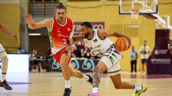 El Unicaja avanza en su puesta a punto sumando un nuevo título del baloncesto andaluz (86-61)