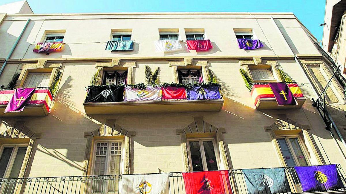 El Viernes de Dolores los cartageneros cantarán desde su balcones la Salve.