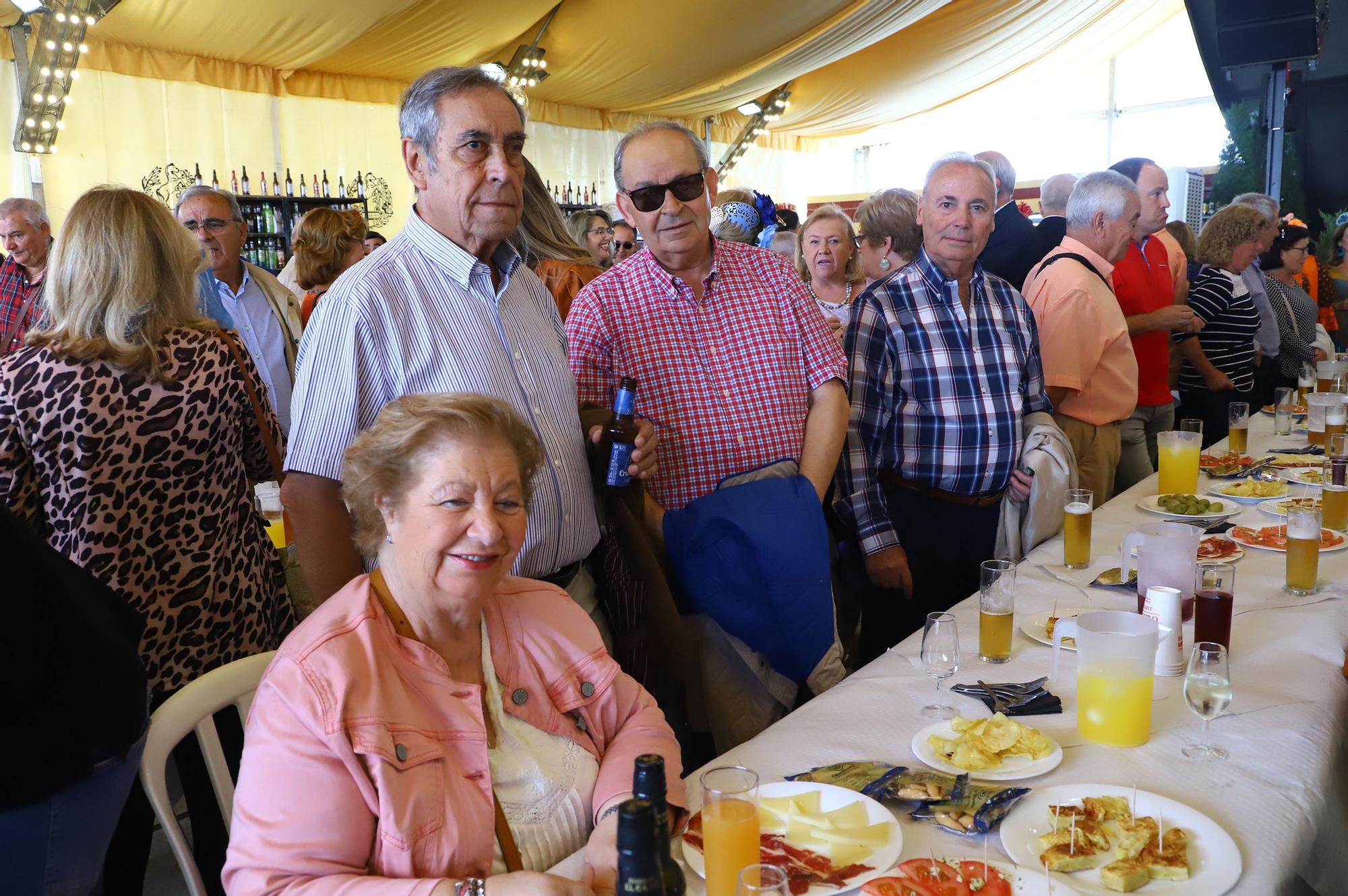 La recepción de la Federación de Peñas Cordobesas en la Feria de Córdoba en imágenes