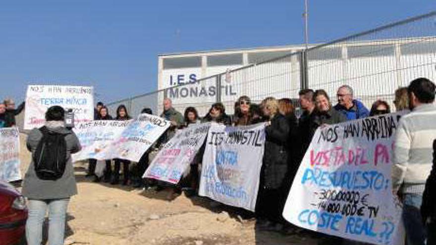 Una protesta de docentes en Elda en imagen de archivo.