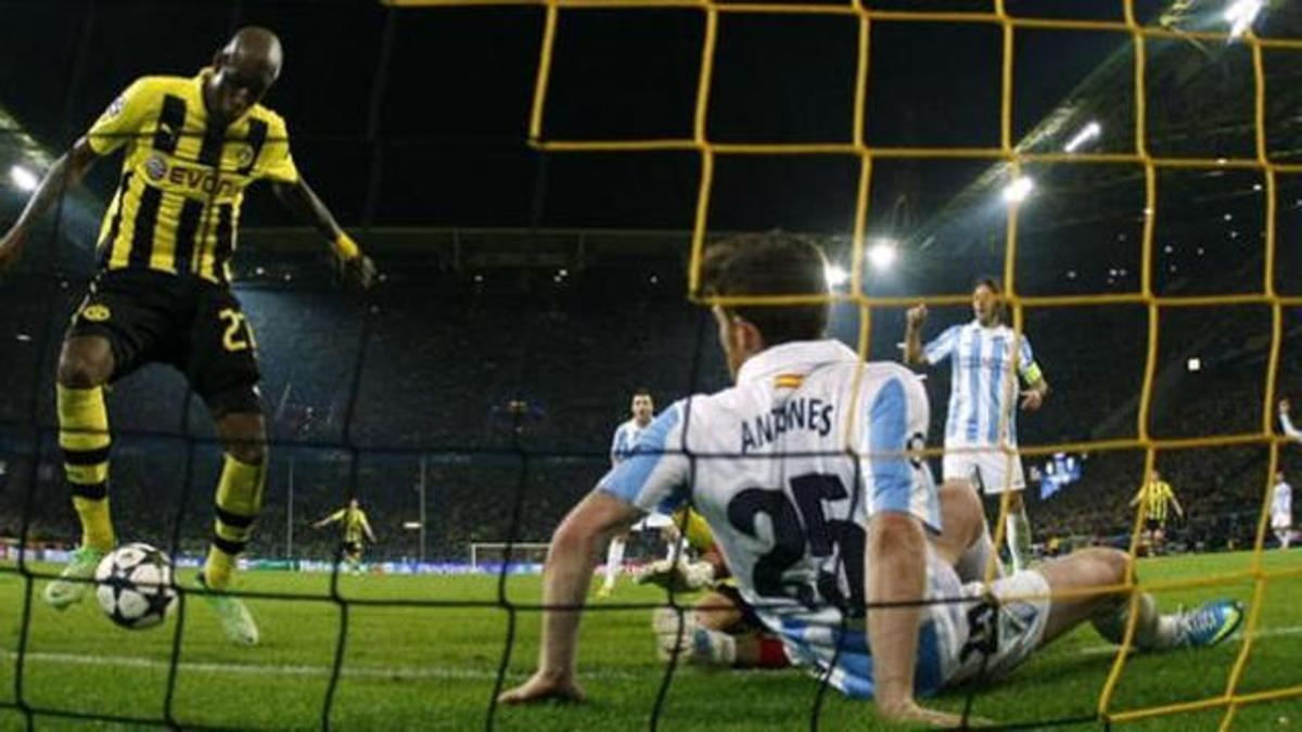 El Málaga CF fue eliminado de la Champions 2012/13 con un gol en claro fuera de juego.