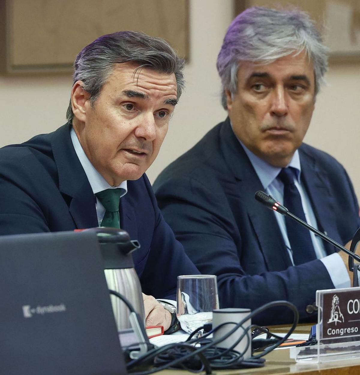 La CNMV critica les xarxes socials per no retirar publicitat de fraus La CNMV critica les xarxes socials per no retirar publicitat de fraus