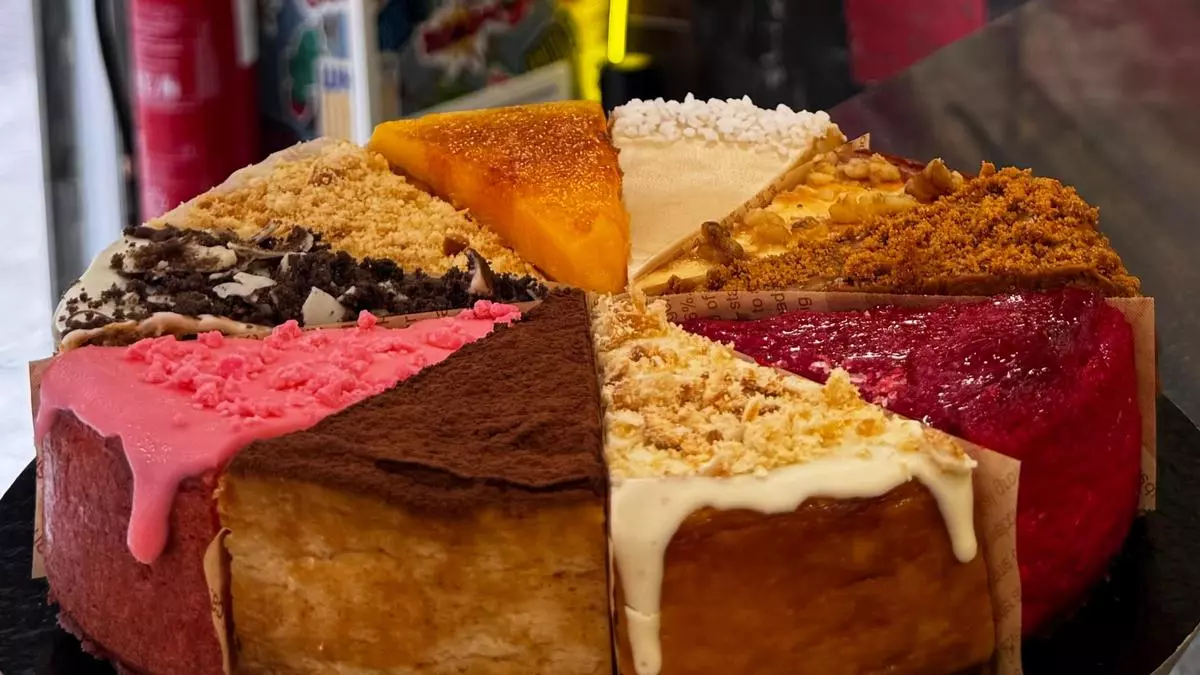 Esta pastelería reparte 800 porciones de cheesecakes gratis en Badalona