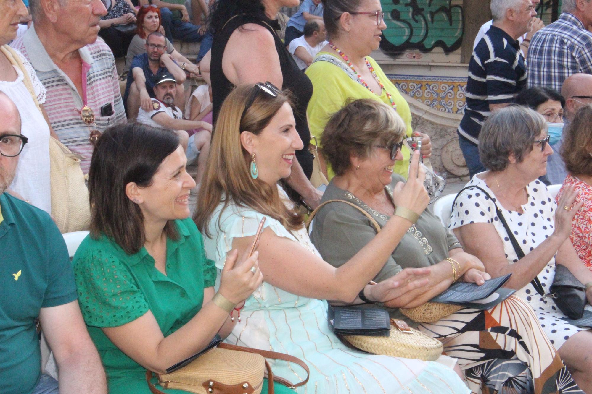 Carmen, Nerea, la reina de Saba y el Ángel del Desierto, en la procesión del Corpus