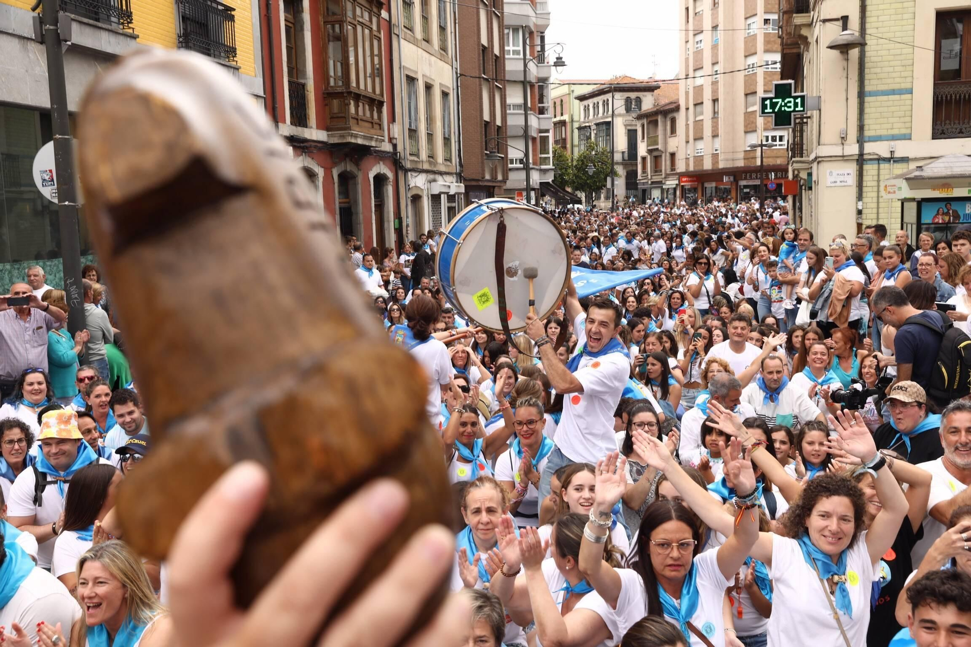 En imágenes: Miles de romeros celebran el Carmín en la Pola