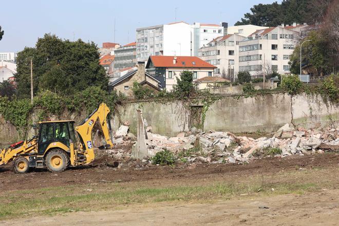 Obras en la urbanización A Xesteira de O Paraíso, en Perillo: comienzan las demoliciones