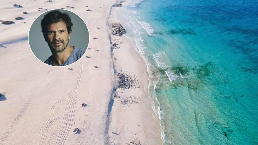 El hogar de Rodolfo Sancho (51 años) en Fuerteventura: dunas blancas, surf y algunas de las playas más espectaculares de Canarias
