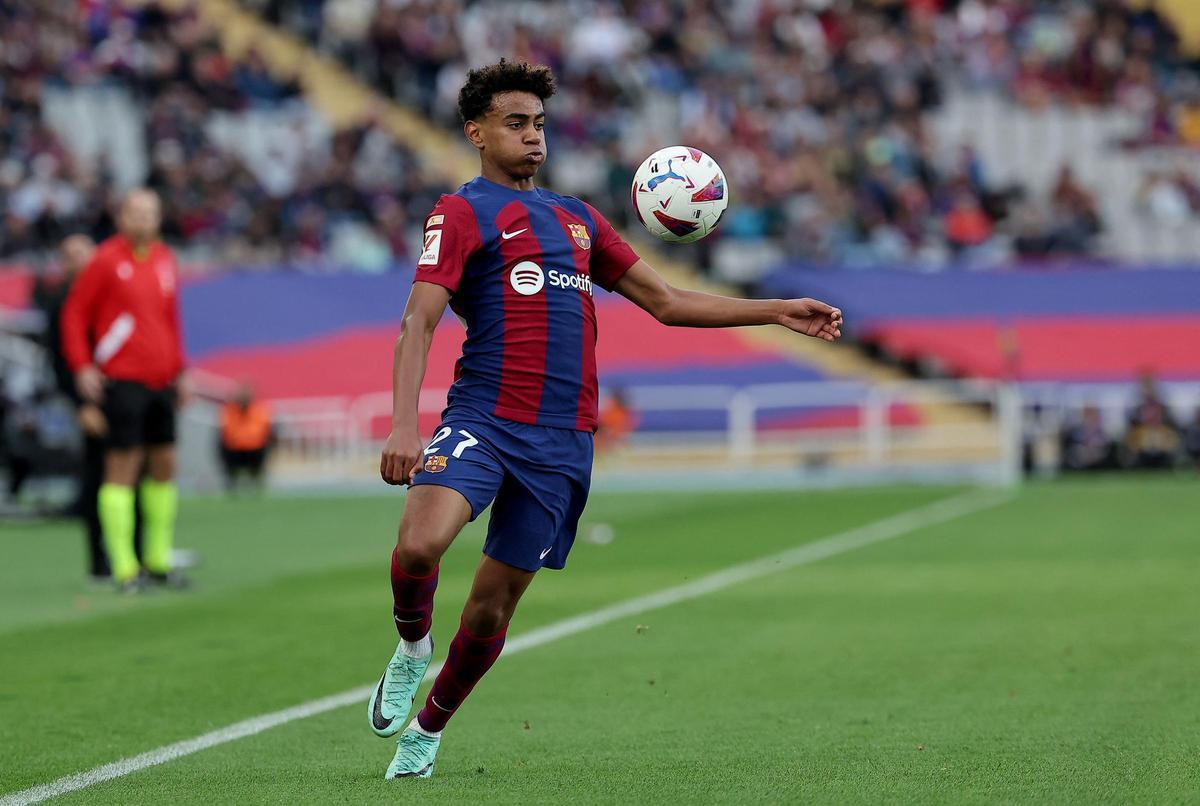 Lamine Yamal, ante el Alavés. Lamine Yamal, ante el Alavés.