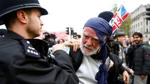 Detingut el líder del principal moviment antimonàrquic al Regne Unit