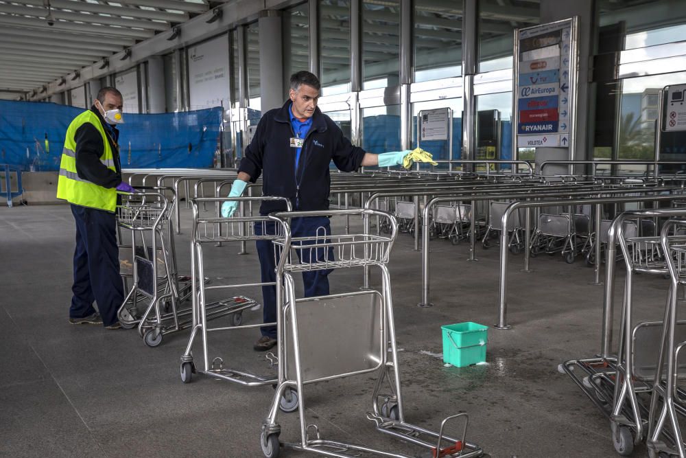 Flughafen Mallorca erscheint wie ein Geister-Airport