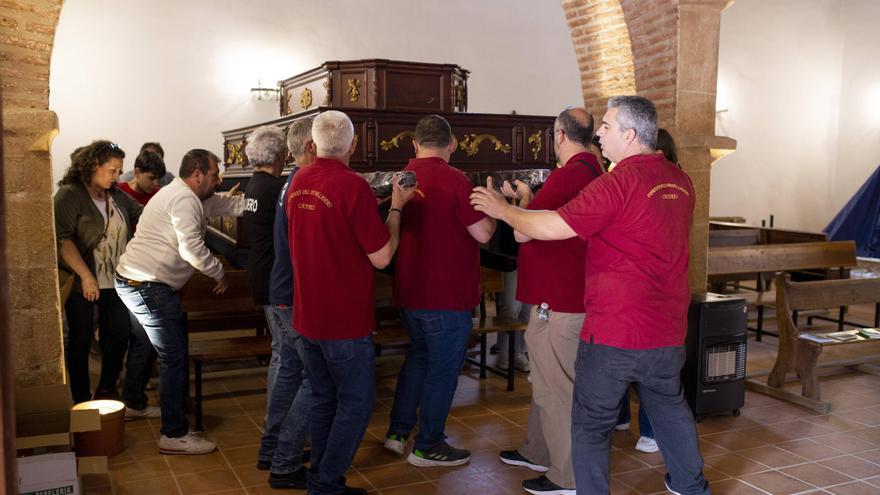 Cáceres ensaya su Semana Santa