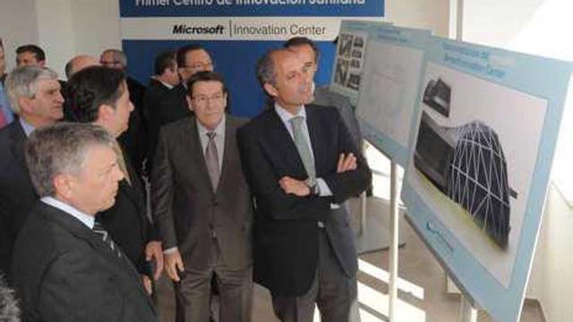 Presentación del centro en el Hospital de Torrevieja en 2010.