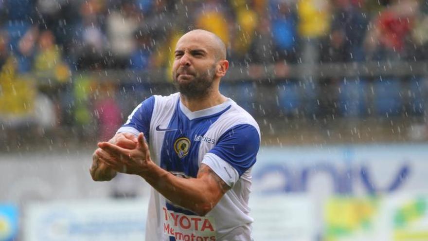 Gesto de Chechu Flores al palco del Carranza tras caer eliminado el año pasado