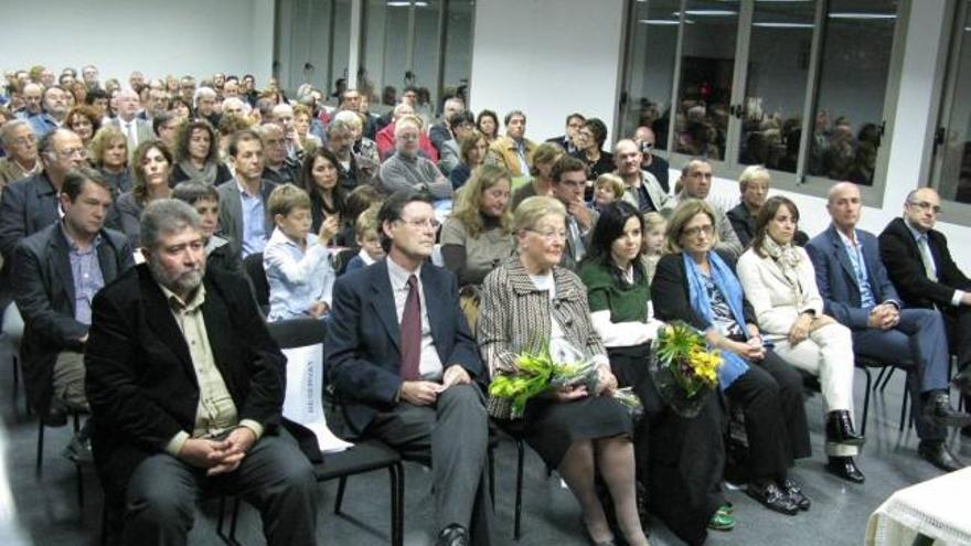 El público siguió con mucha atención los discursos.