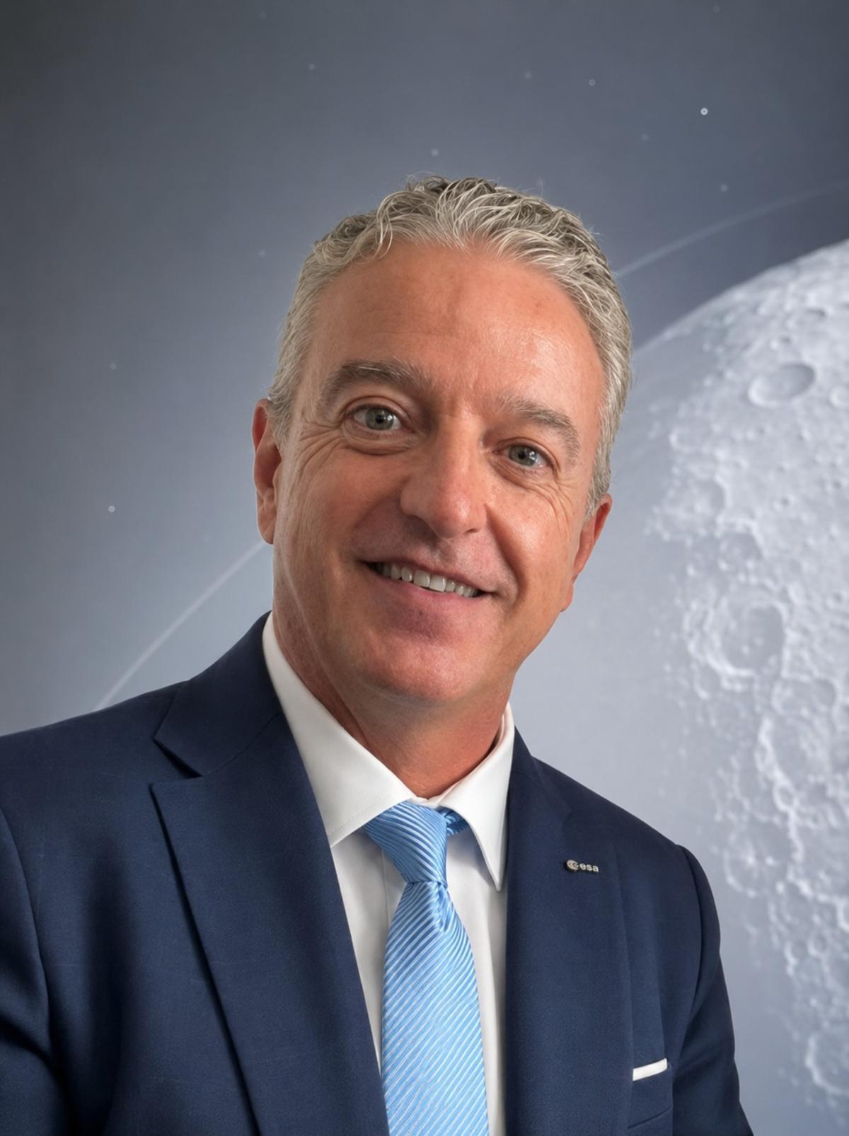 Javier Ventura-Traveset analiza el nuevo paradigma donde agencias públicas y empresas privadas colaboran para volver al satélite.