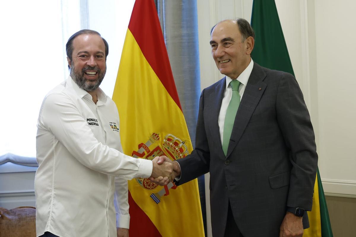 El ministro de Minas y Energía de Brasil, Alexandre Silveira, y el presidente de Iberdrola, Ignacio Sánchez-Galán