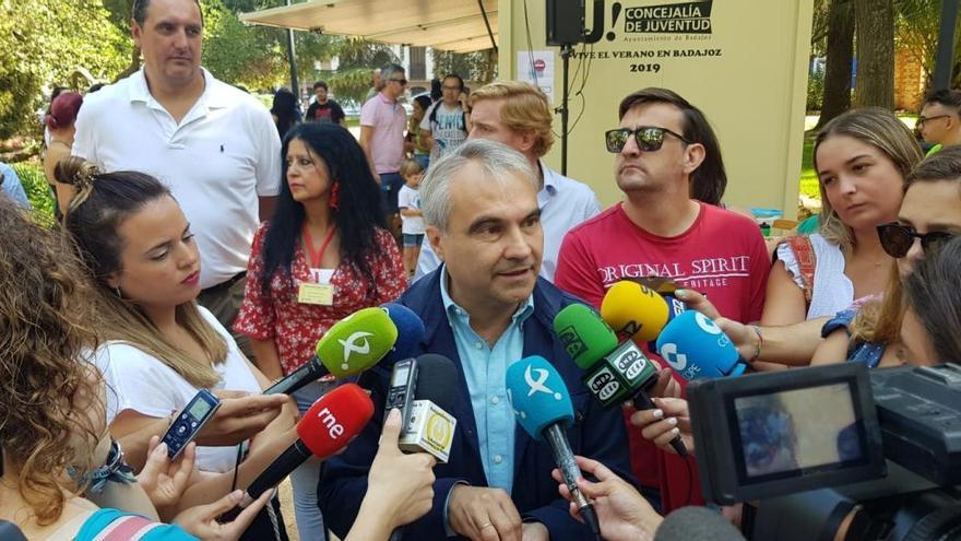 El alcalde de Badajoz no ve sencillo reservar espacio para enterramientos de musulmanes