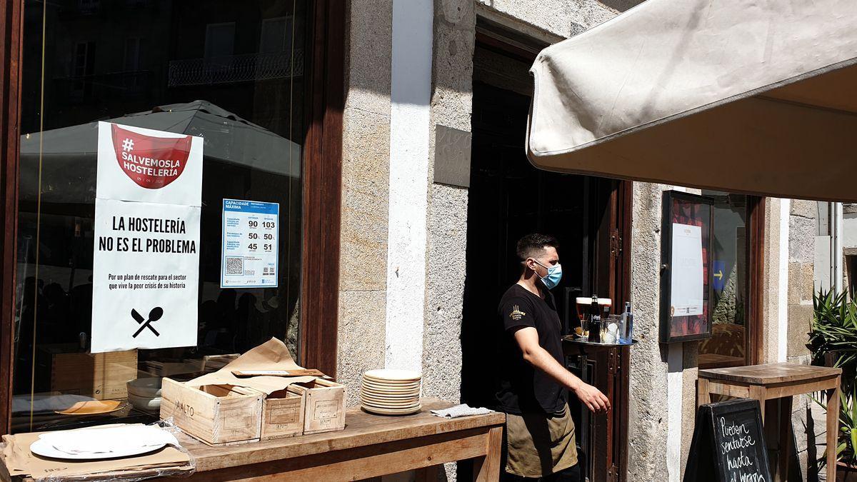 Un establecimiento hostelero del Casco Vello vigués. / MARTA G. BREA
