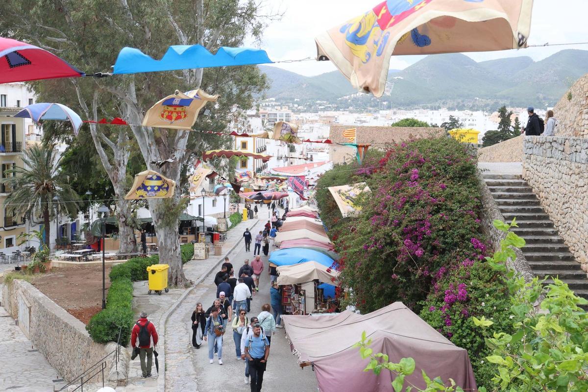 Lluvia y viento en la jornada del sábado en la Ibiza Medieval