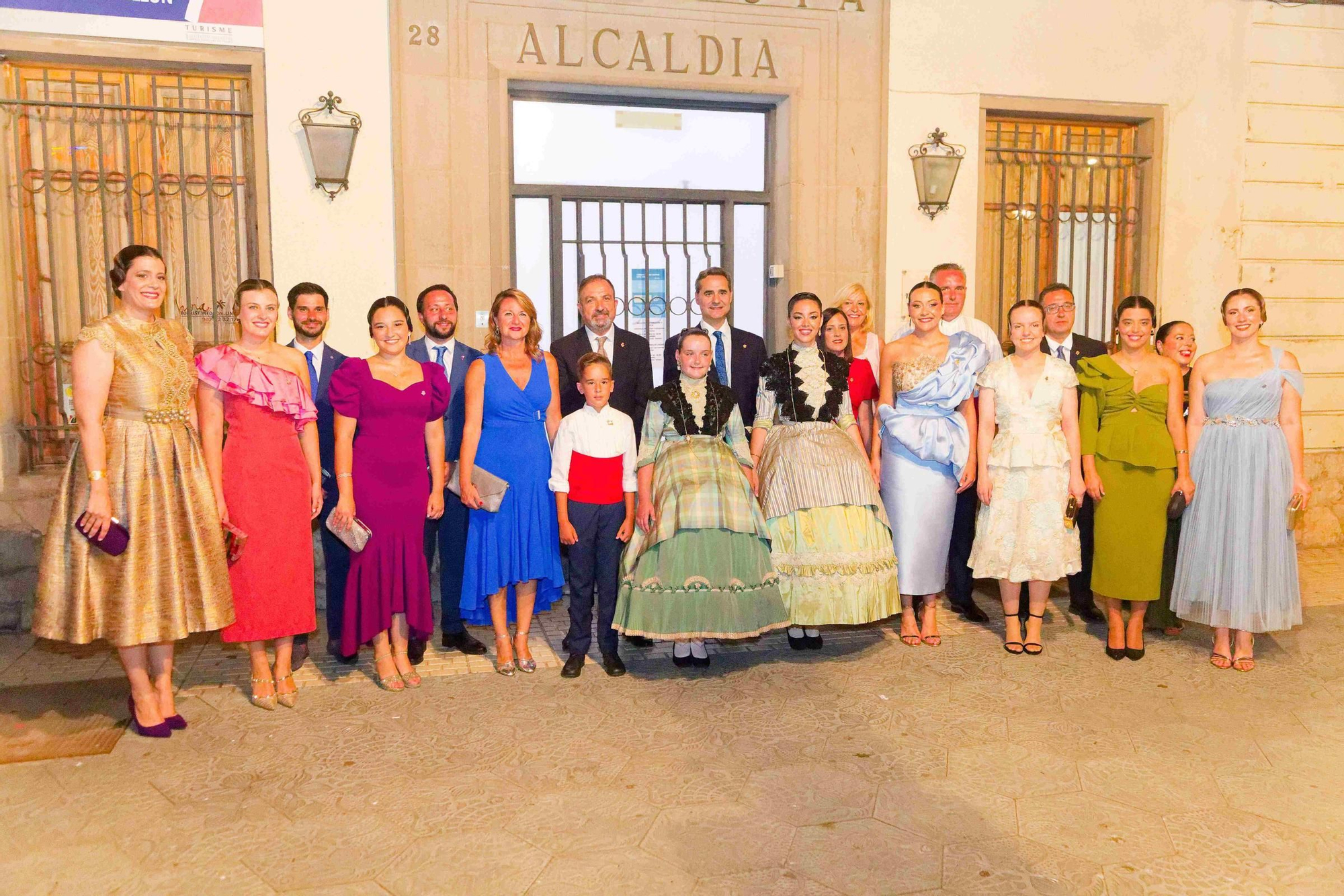 Emotiva presentación de las reinas de las fiestas de Sant Pere 2025