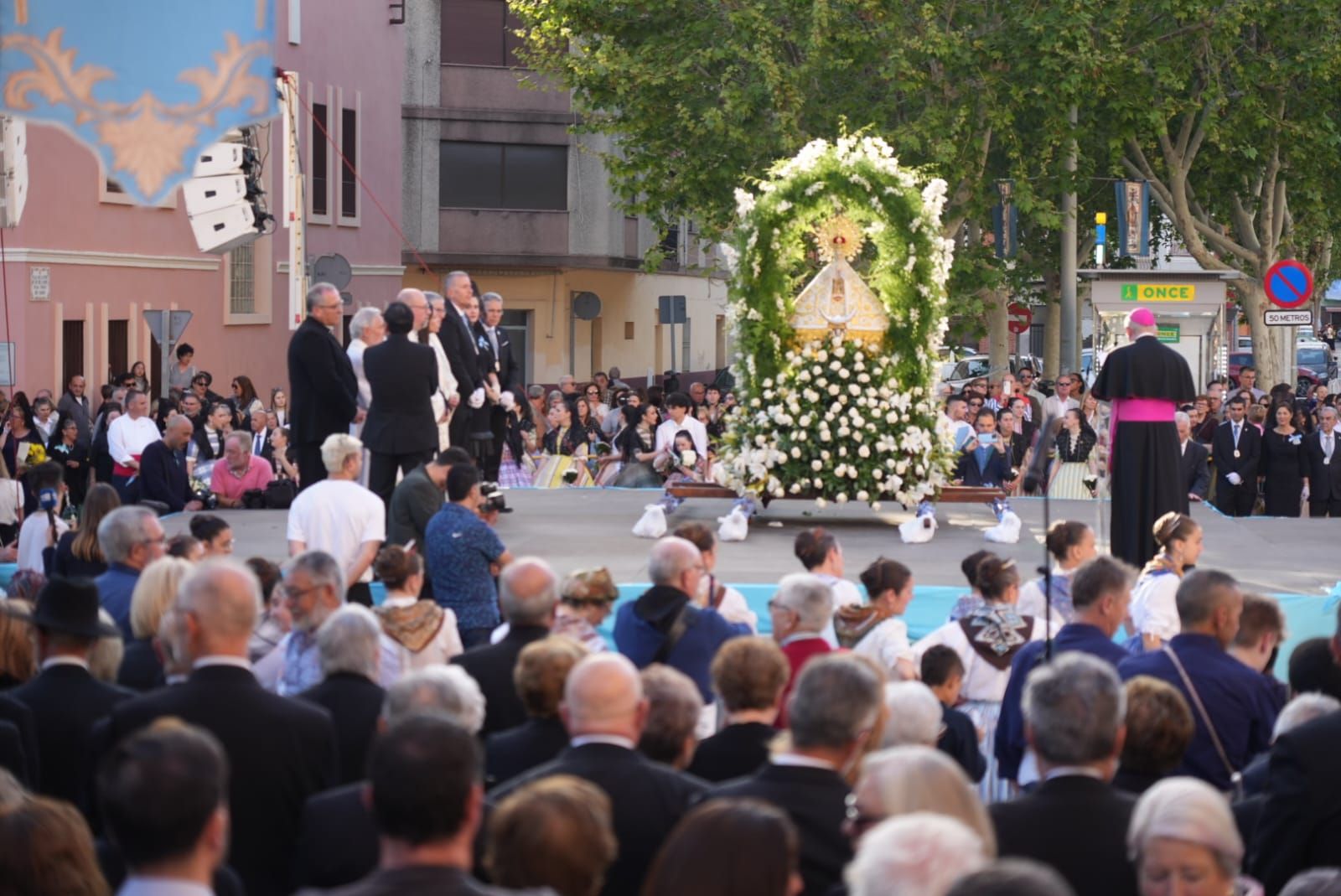 Galería de imágenes: La Virgen del Lledó llega a la plaza de la Virgen del Carmen en el Gau