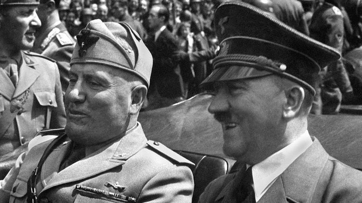 Benito Mussolini y Adolf Hitler, en una inagen de archivo.