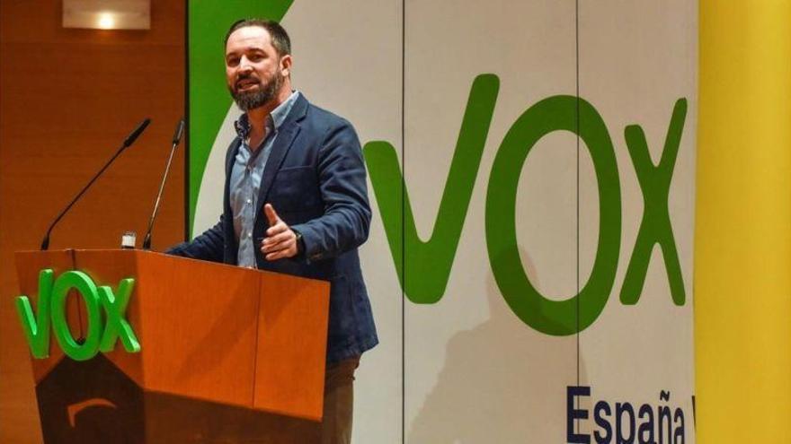 Vox se estrena en el Senado dando la espalda al colectivo LGTBI