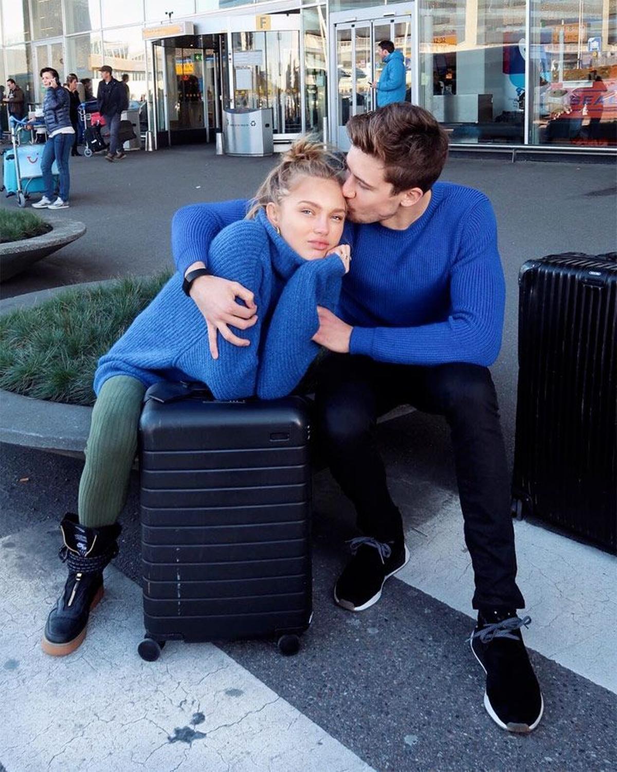 'Couple twinning': Romee Strijd y Laurens Vans Leeuwen con jersey azul