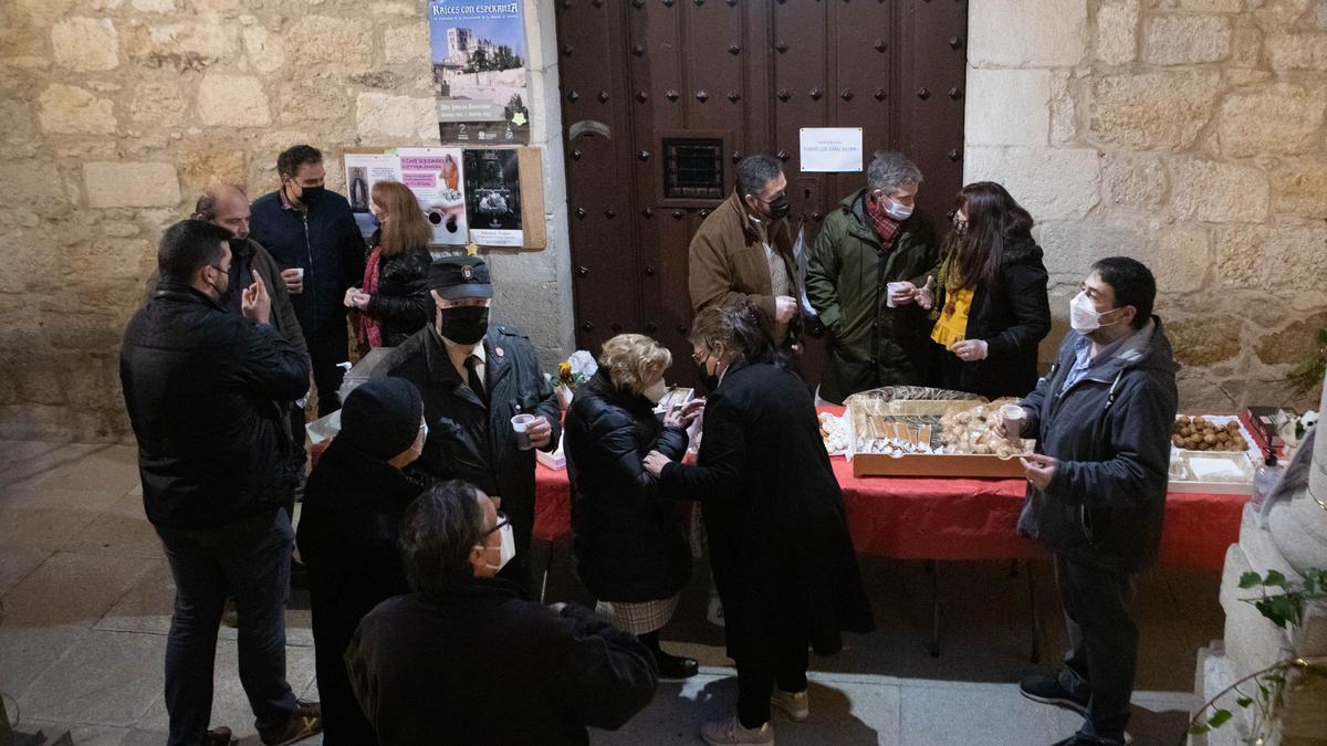 UN CAFÉ SOLIDARIO DE LA HERMANDAD DE NUESTRO SEÑOR JESÚS DE LUZ Y VIDA DE ZAMORA