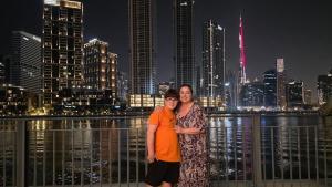 Yolanda Altafaj y su hijo, Carlos Gómez, han sido ubicados en un hotel del centro de la ciudad.